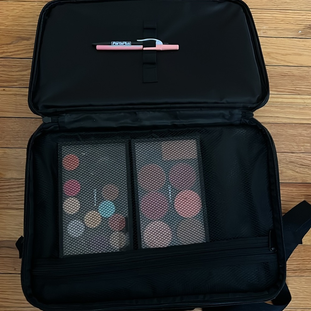 Professional Makeup Case - Picture 6 of 9
